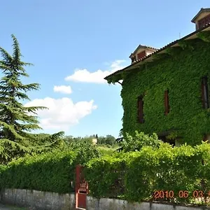 Bed & Breakfast La Vecchia Quercia Restaurant, Fornovo di Taro